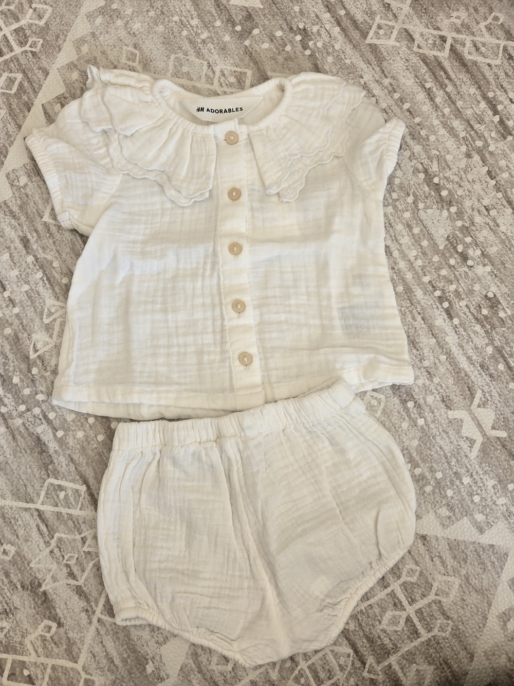 H&M Adorables White Ruffle-Collar Baby Girl Matching Set
